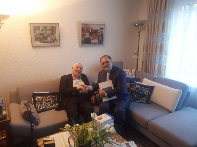 Ambassador honors Swiss professor’s studies on Iran