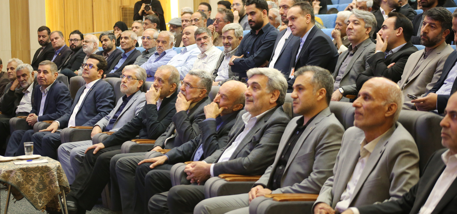رئیسجمهور در نشست خلاقیت و نوآوری در مهندسی دفاع مقدس در دانشگاه تهران: با الگو گرفتن از دوران دفاع مقدس و همکاری دانشگاهیان میتوان بر مشکلات غلبه کرد