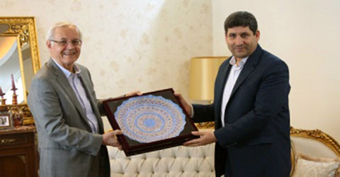 تجلیل سرپرست وزارت علوم از چهار دهه تلاش علمی استاد دانشگاه تهران