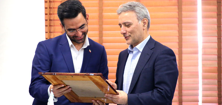بازدید وزیر ارتباطات و فناوری اطلاعات از پارک علم و فناوری دانشگاه تهران