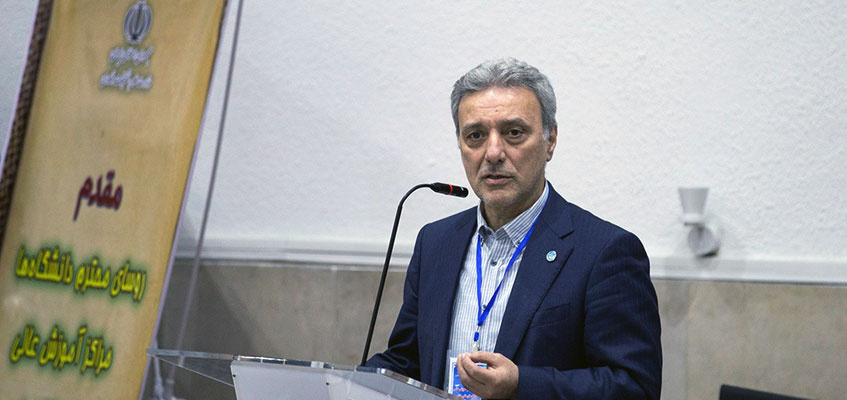 رئیس دانشگاه تهران: چرا باید کشور ما با اولین تهدید خارجی با مشکل مواجه شود؟