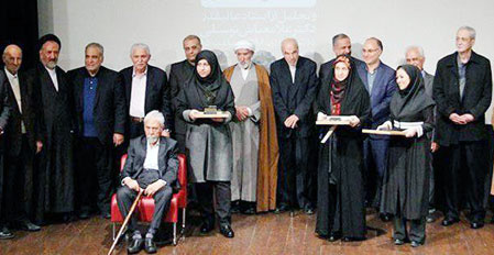 تجلیل از دکتر غلامعباس توسلی در هشتمین مراسم اهدای جایزه علمی علیمحمد کاردان